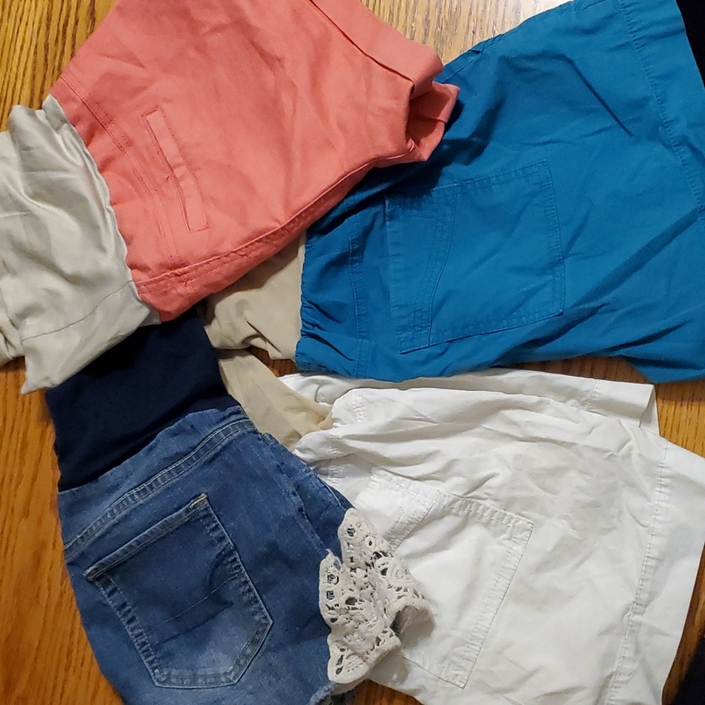 Maternity shorts bundle